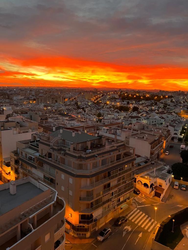 Appartamento Tus Vacaciones Junto Al Mar Torrevieja Esterno foto